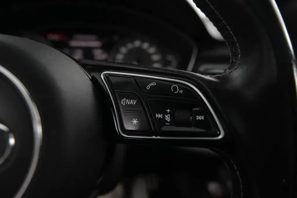 Audi S4 photo 22