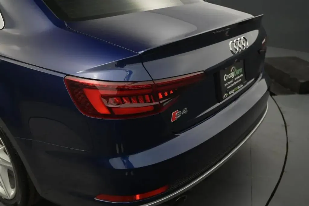 Audi S4 photo 14