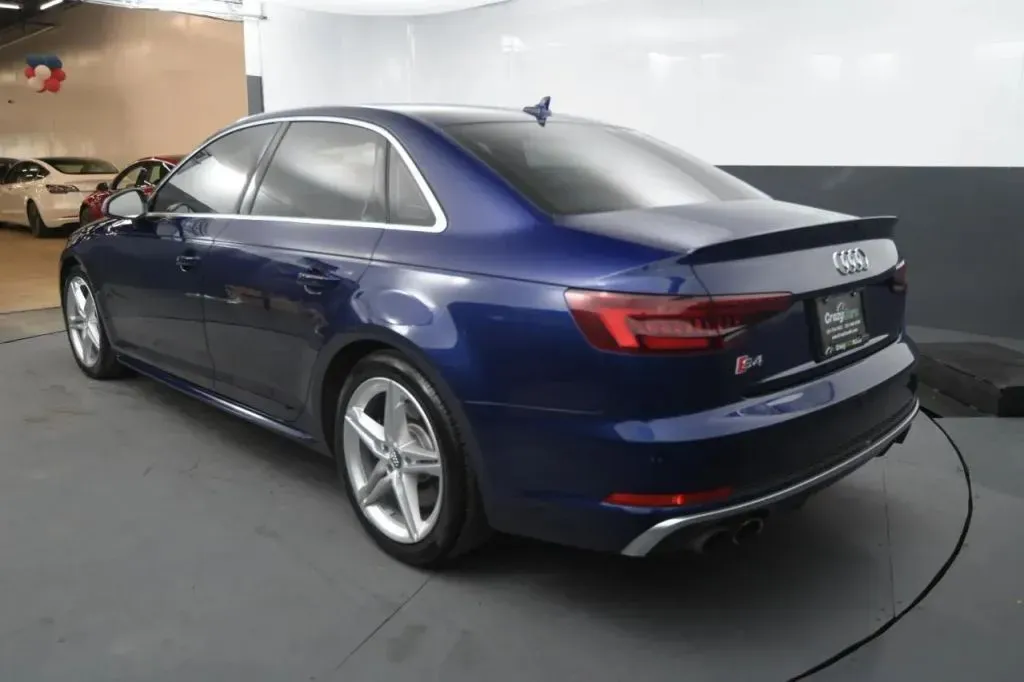 Audi S4 photo 3