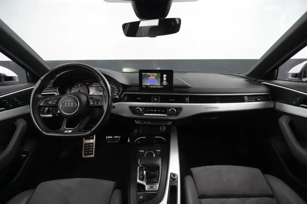 Audi S4 photo 28