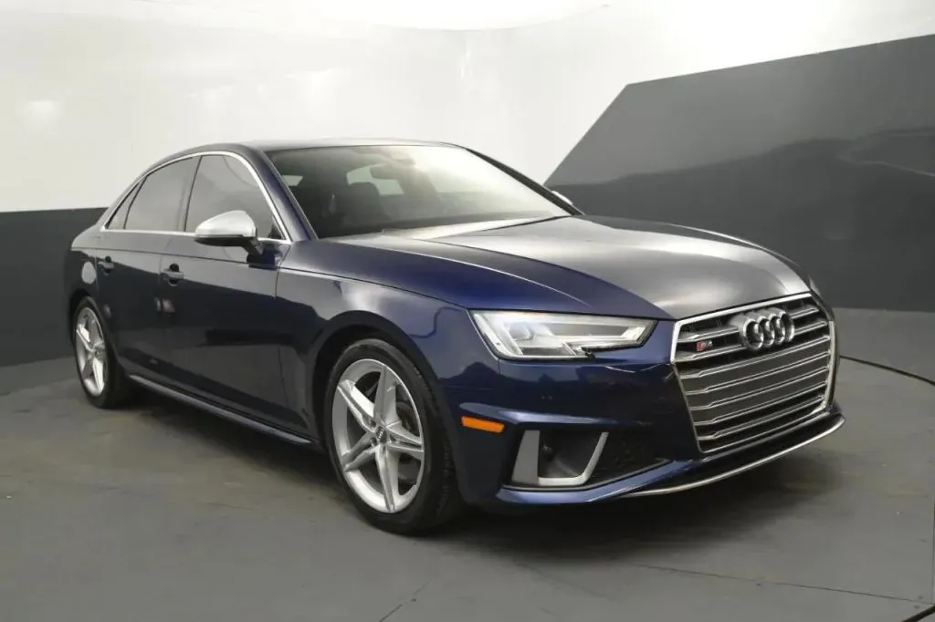Audi S4 photo 7