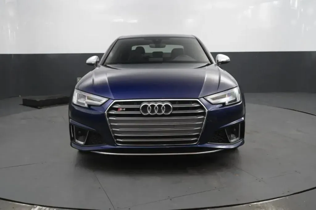 Audi S4 photo 8