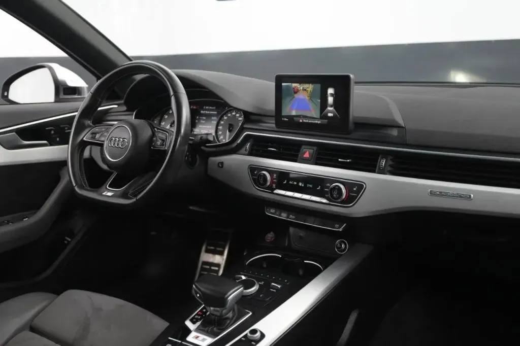 Audi S4 photo 45