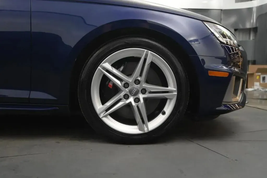 Audi S4 photo 17
