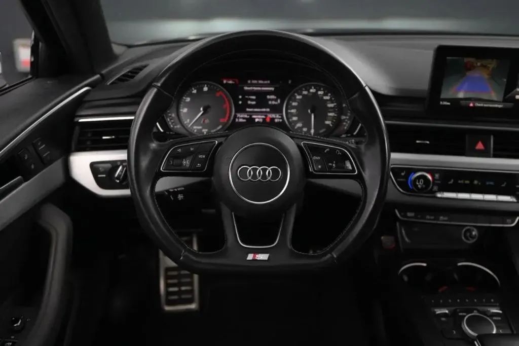 Audi S4 photo 34
