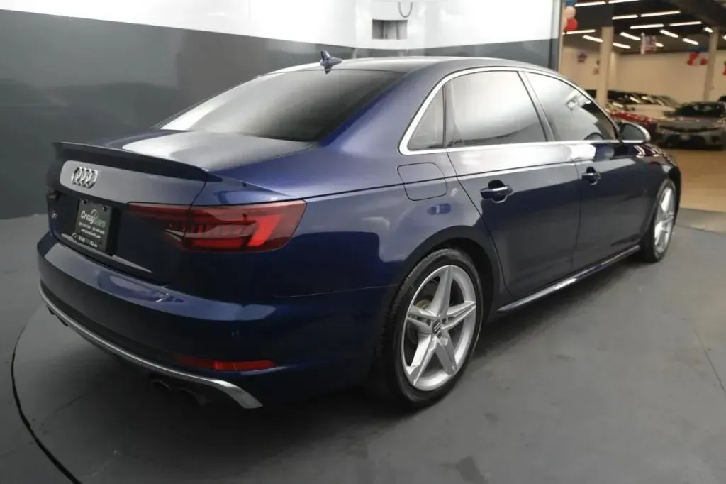 Audi S4 photo 5