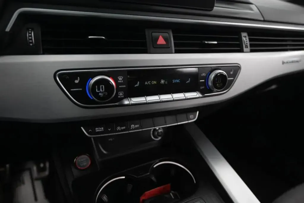 Audi S4 photo 25