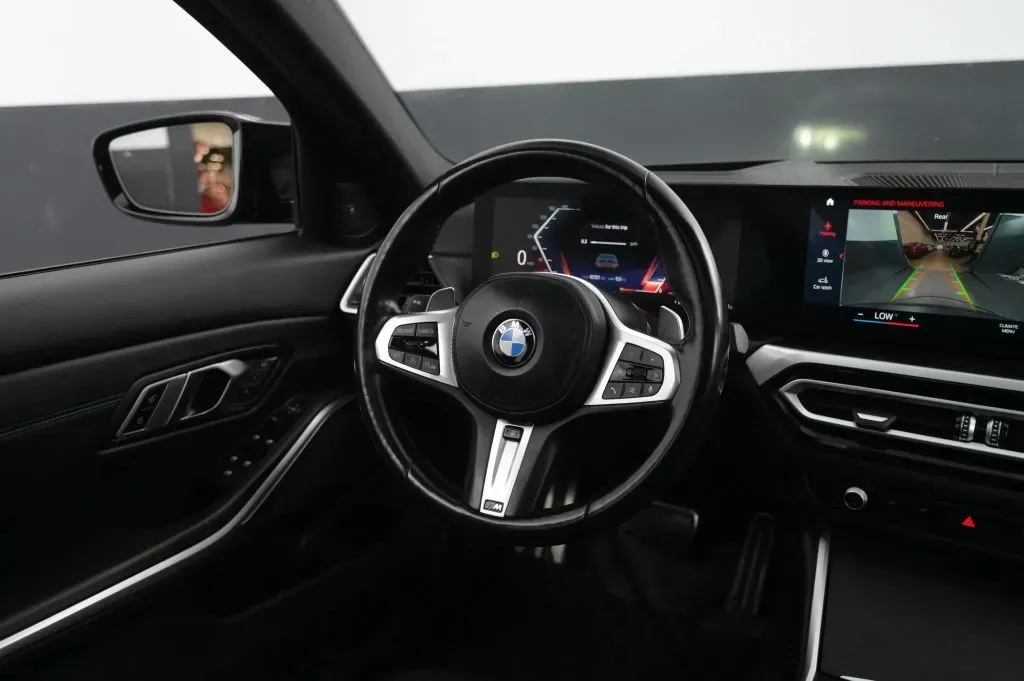 BMW 3 Series photo 35