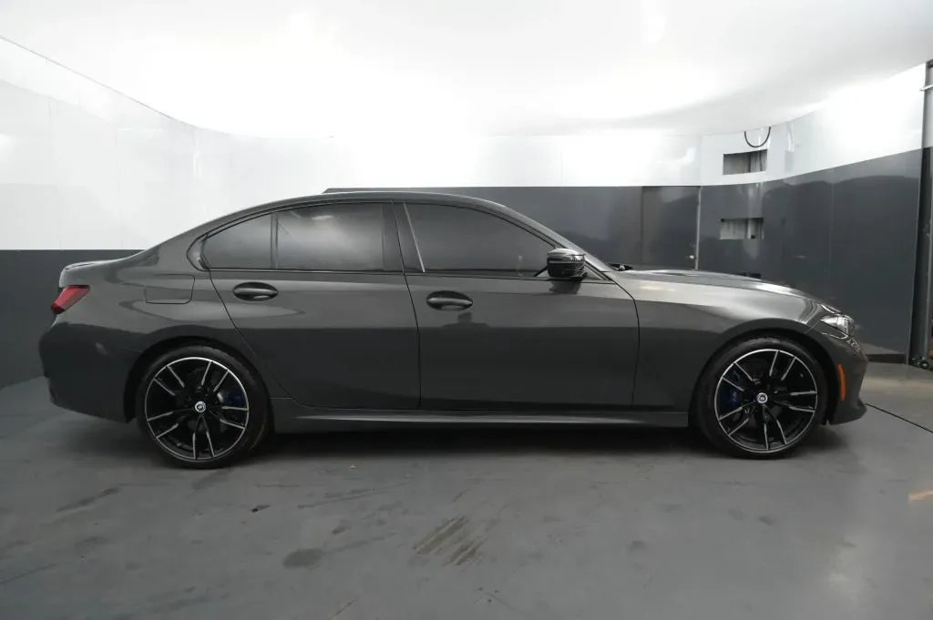 BMW 3 Series photo 6
