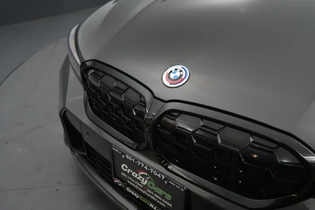 BMW 3 Series photo 9