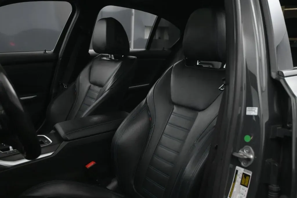 BMW 3 Series photo 42