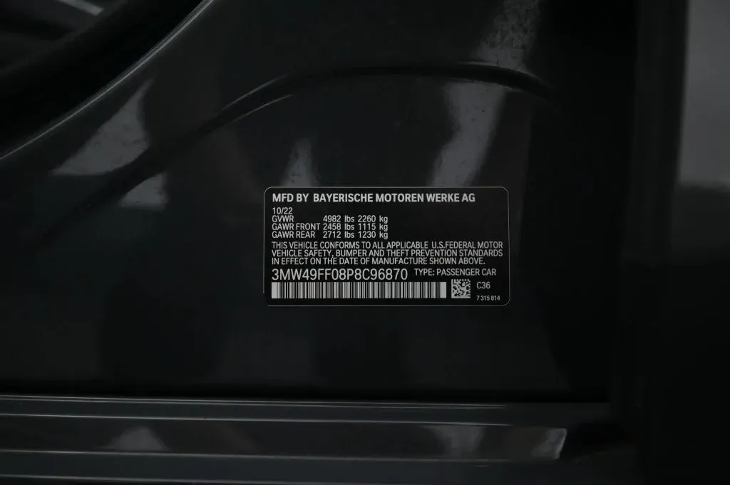 BMW 3 Series photo 21