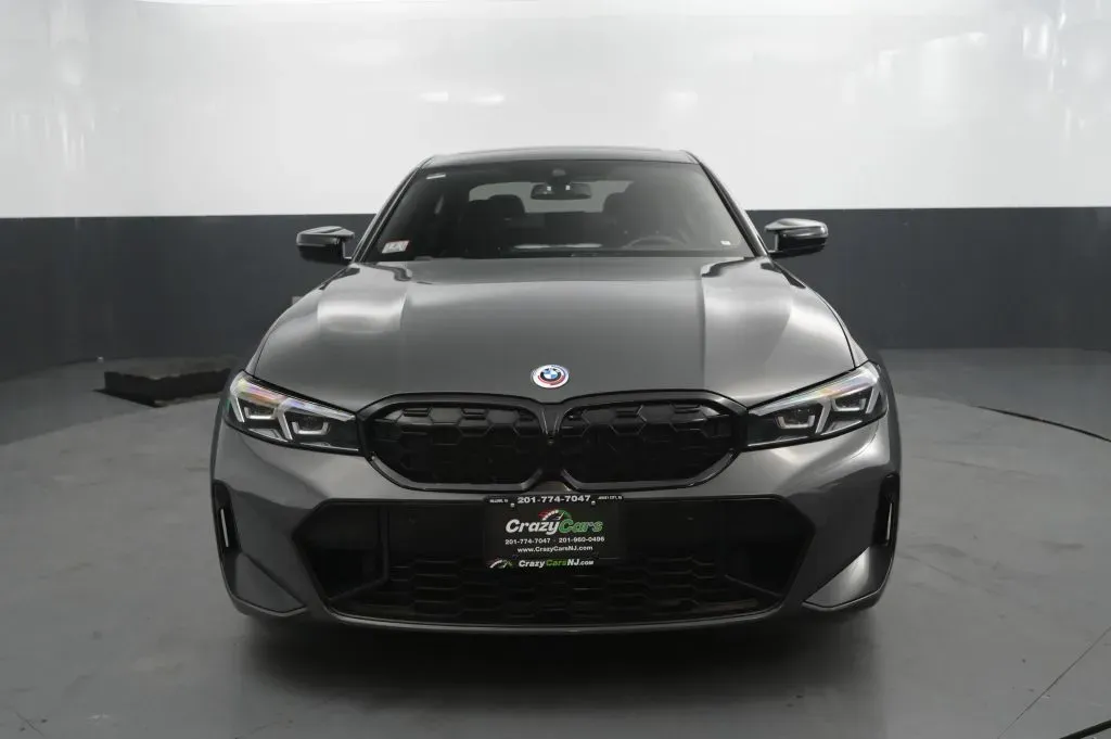BMW 3 Series photo 8