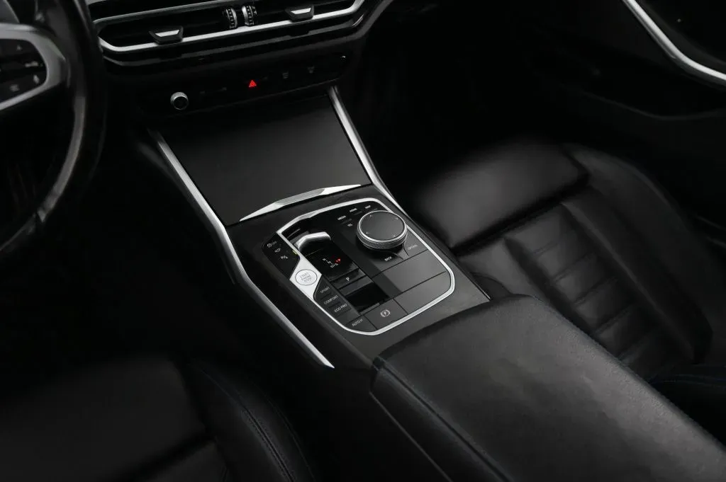BMW 3 Series photo 36