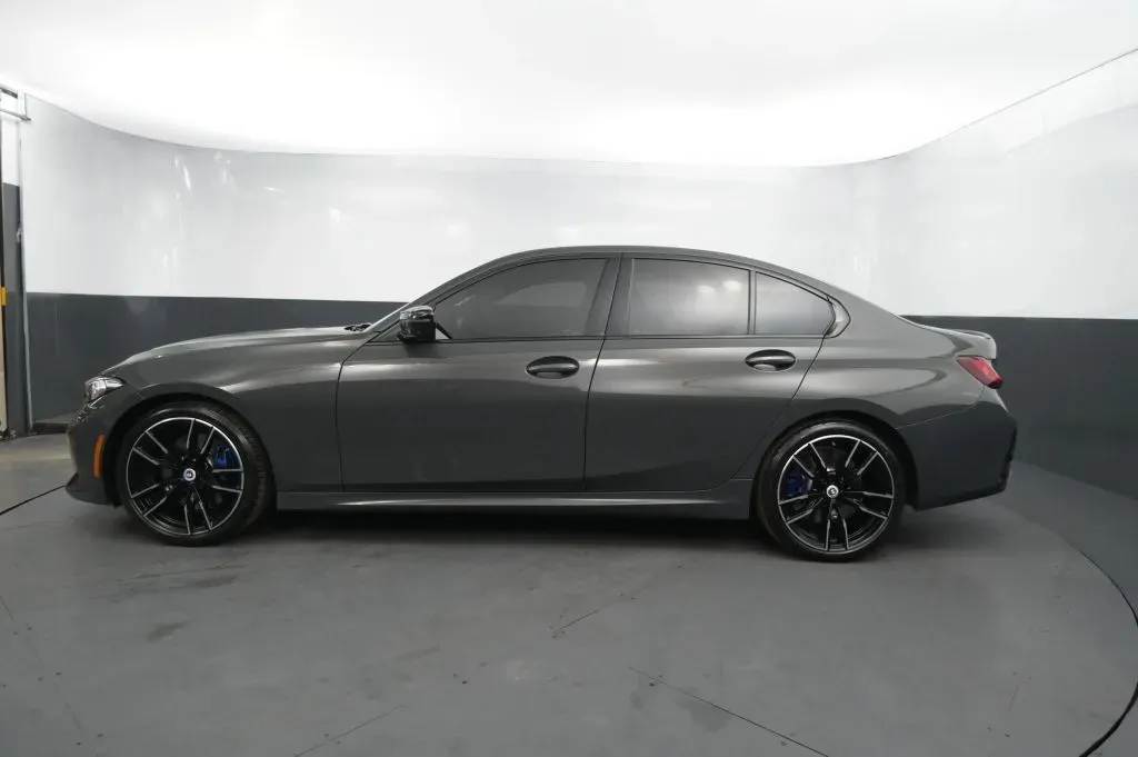 BMW 3 Series photo 2