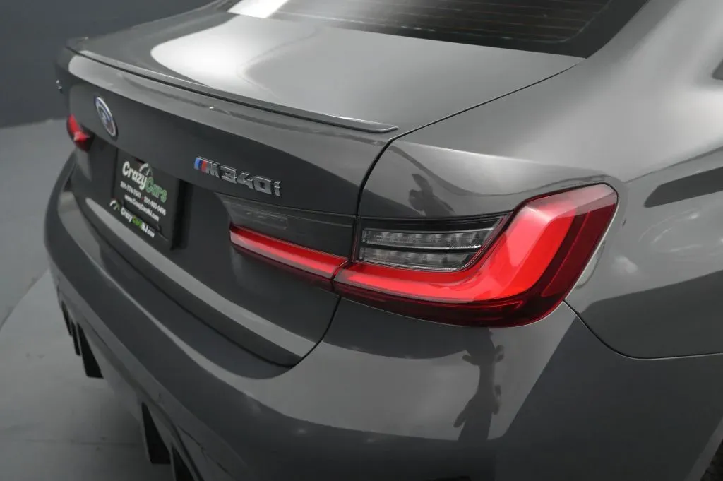 BMW 3 Series photo 18