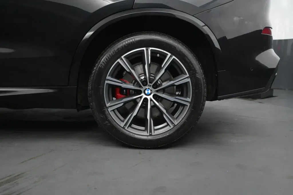 BMW X5 photo 12