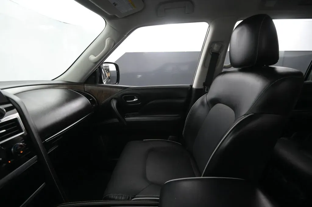 Infiniti QX80 photo 28