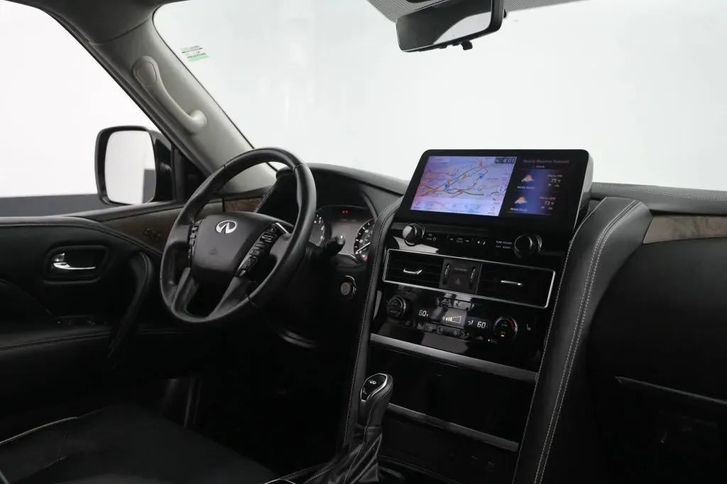 Infiniti QX80 photo 50