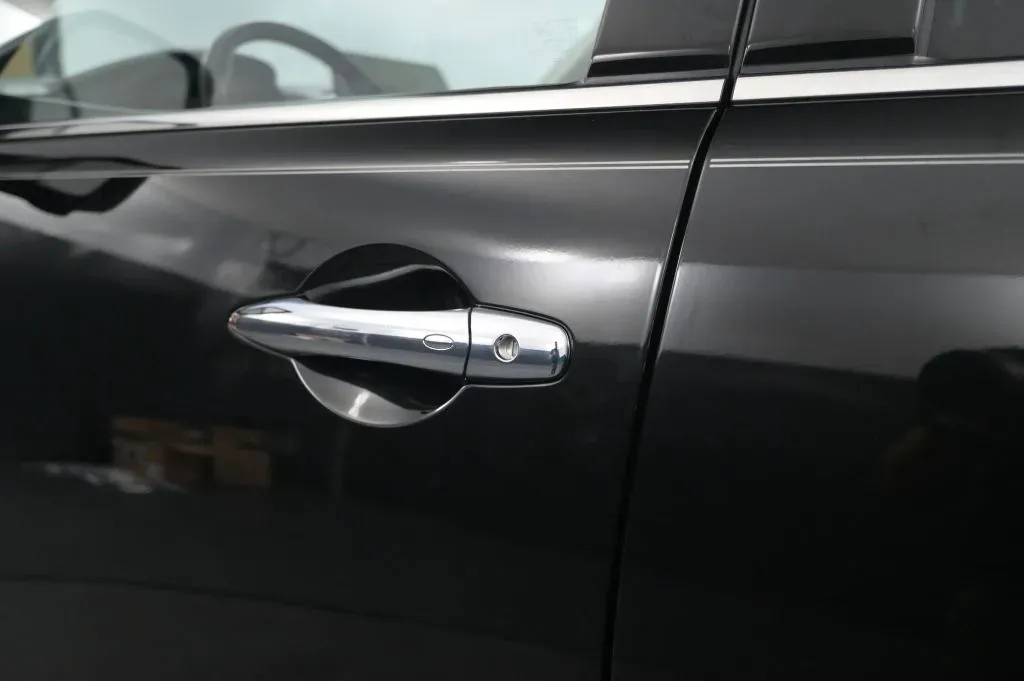 Infiniti QX80 photo 15