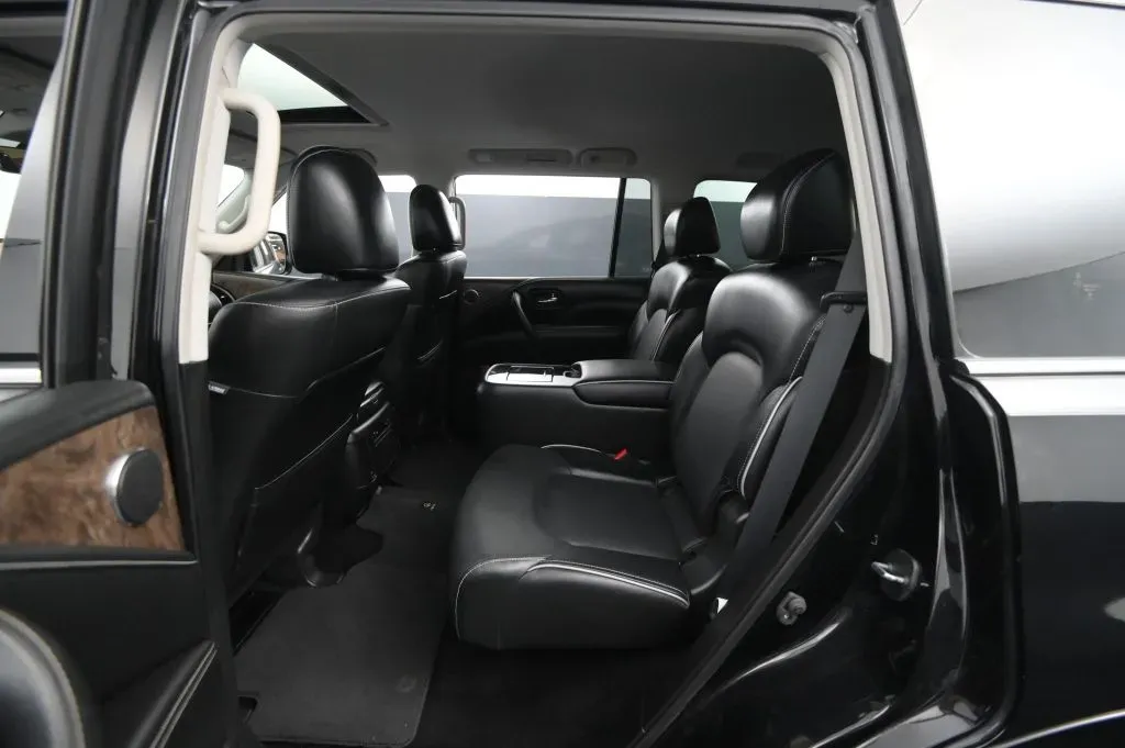 Infiniti QX80 photo 44