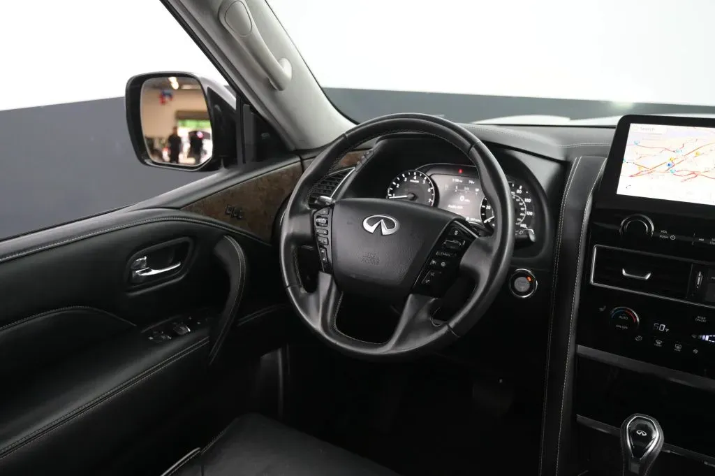 Infiniti QX80 photo 34