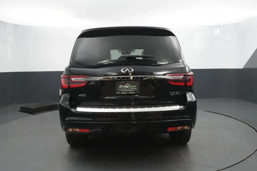 Infiniti QX80 photo 4