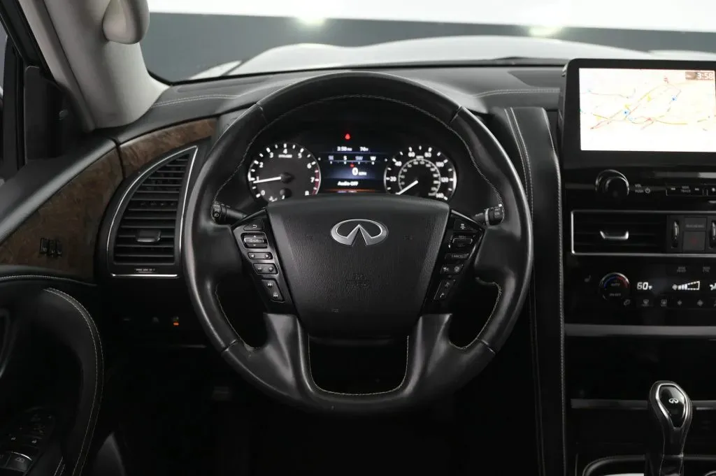 Infiniti QX80 photo 37