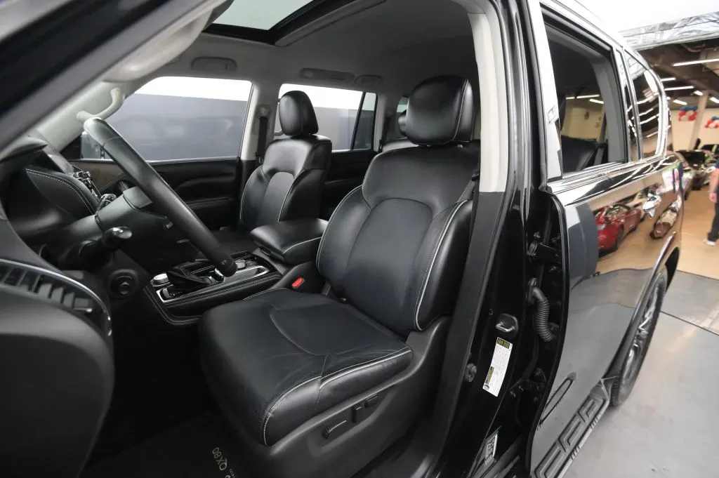 Infiniti QX80 photo 41