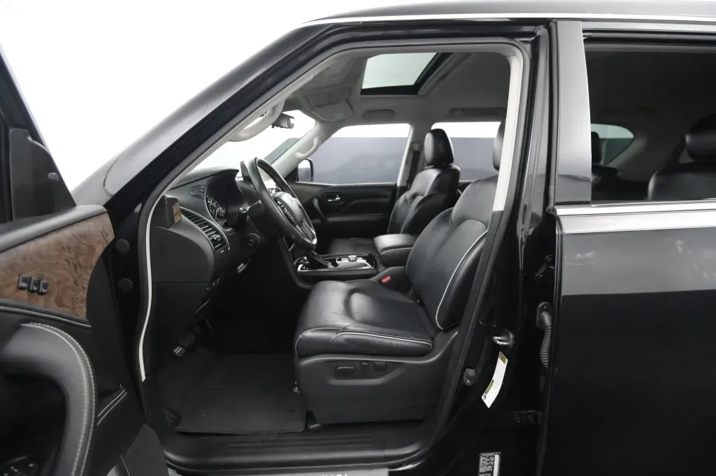 Infiniti QX80 photo 40