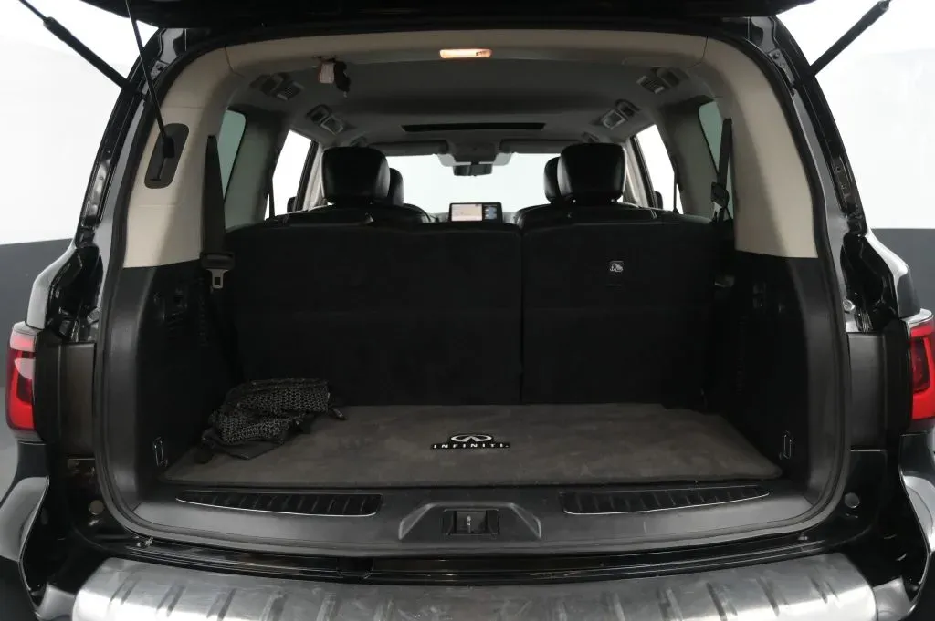 Infiniti QX80 photo 48