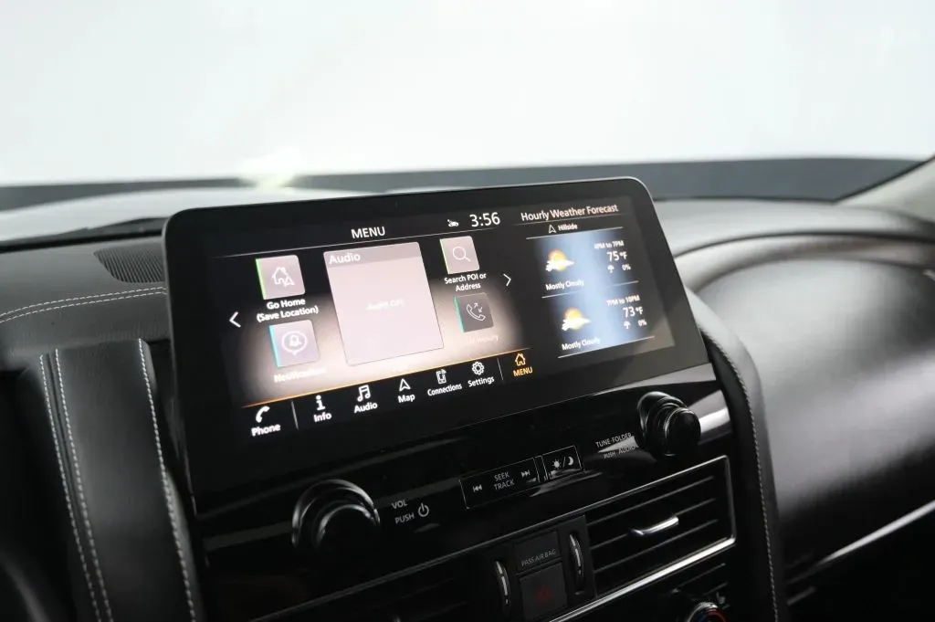 Infiniti QX80 photo 24