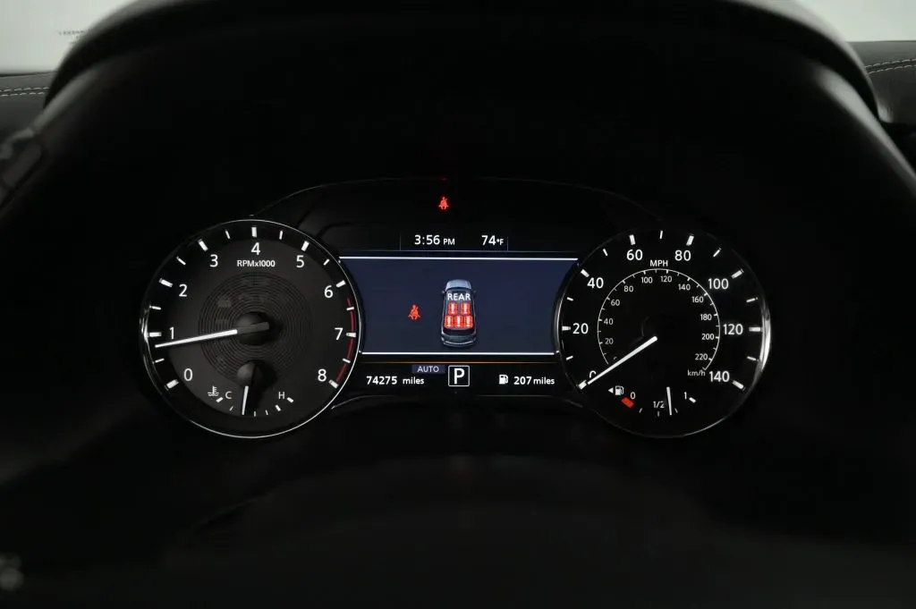 Infiniti QX80 photo 21