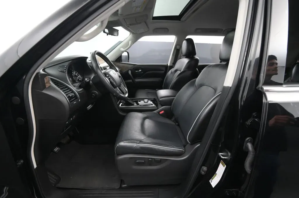 Infiniti QX80 photo 38