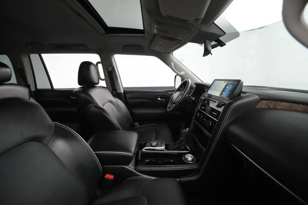 Infiniti QX80 photo 51