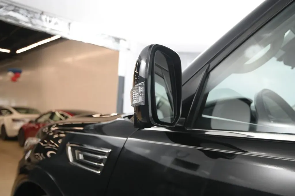 Infiniti QX80 photo 14