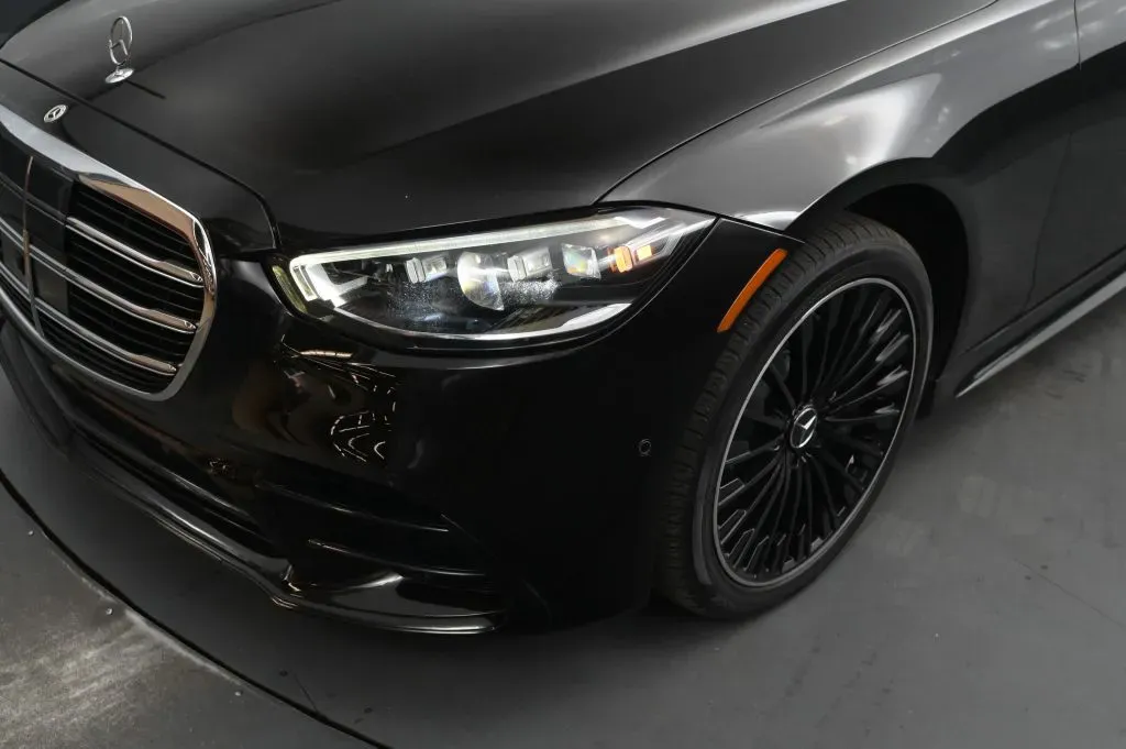 Mercedes-Benz S-Class photo 10
