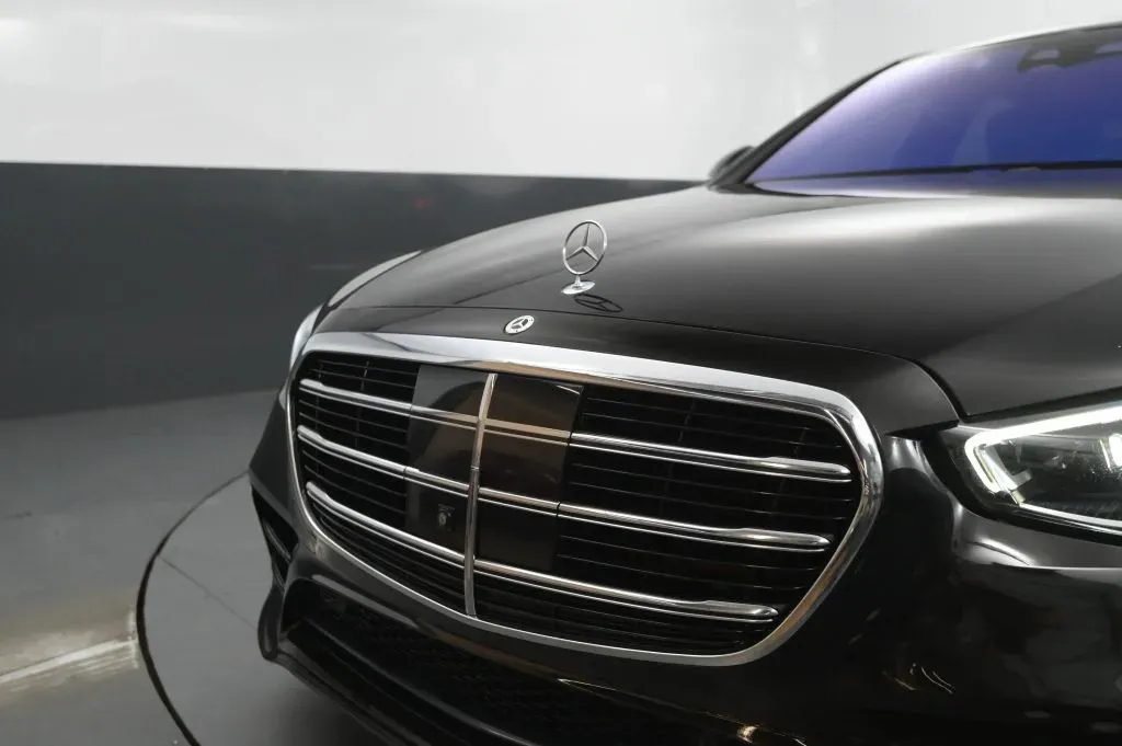 Mercedes-Benz S-Class photo 9