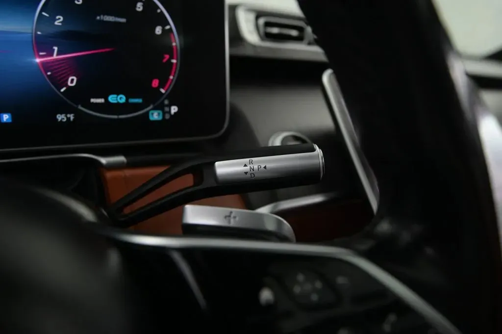 Mercedes-Benz S-Class photo 23