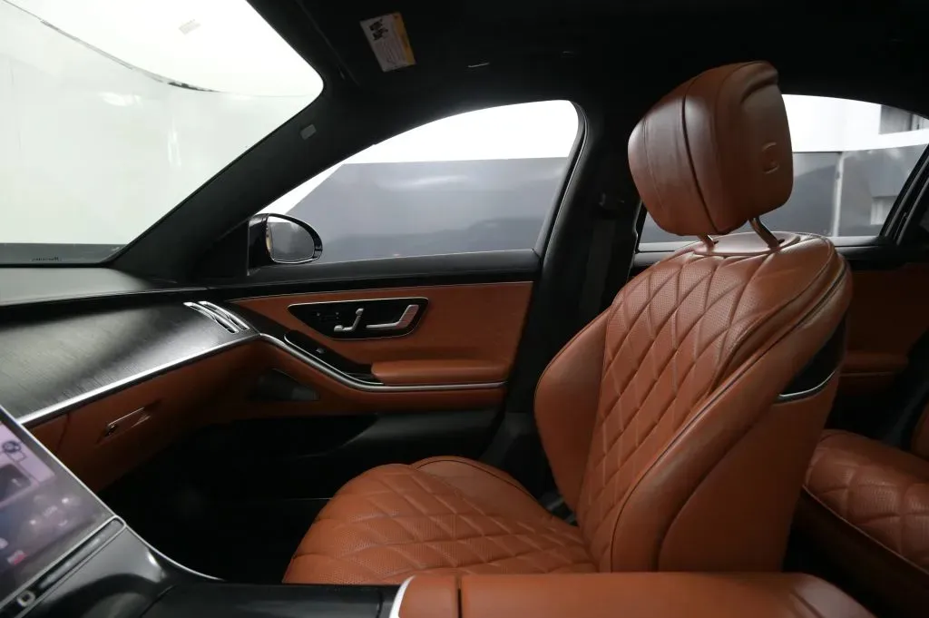Mercedes-Benz S-Class photo 26