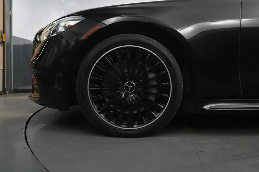 Mercedes-Benz S-Class photo 11