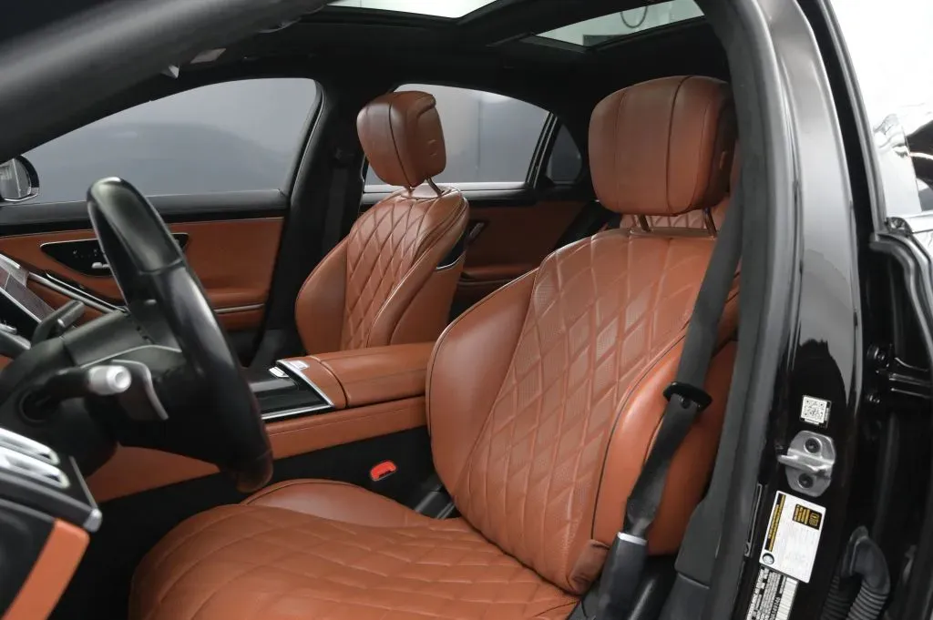Mercedes-Benz S-Class photo 38