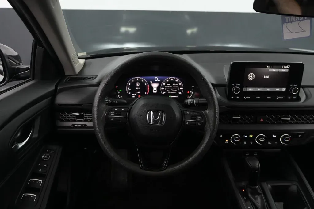 Honda Accord photo 32