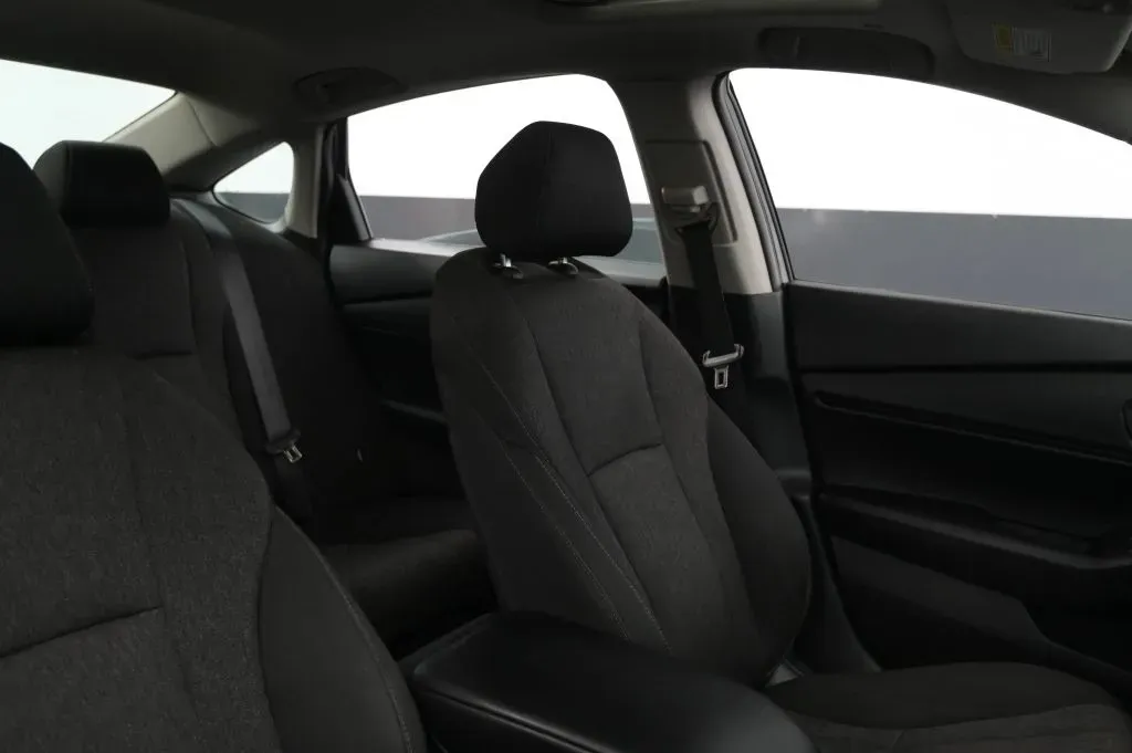 Honda Accord photo 45