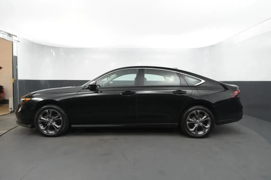 Honda Accord photo 2