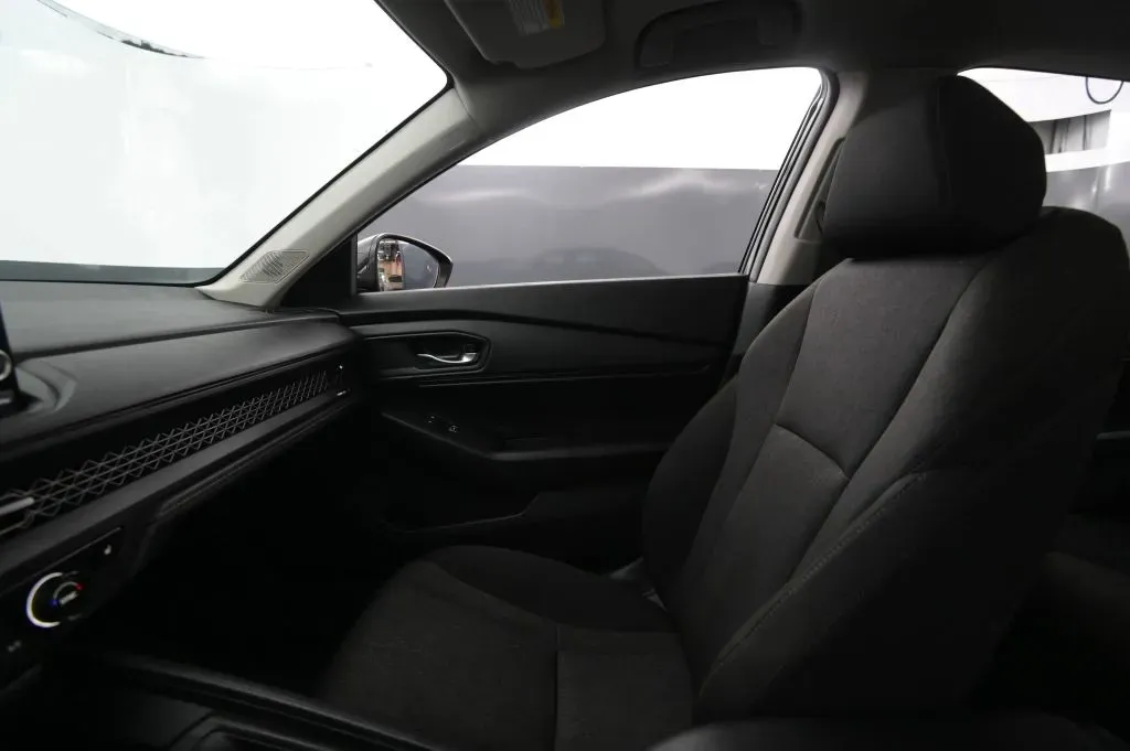 Honda Accord photo 25