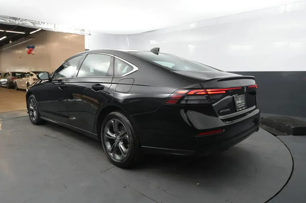 Honda Accord photo 3