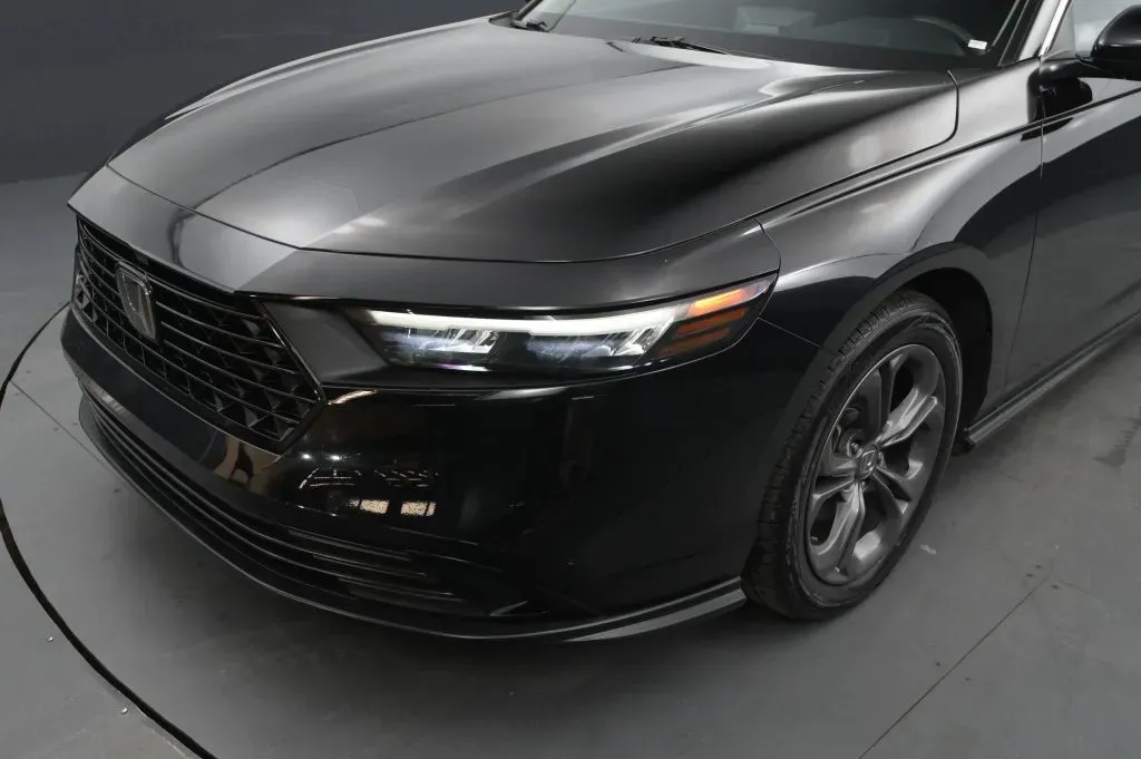 Honda Accord photo 9