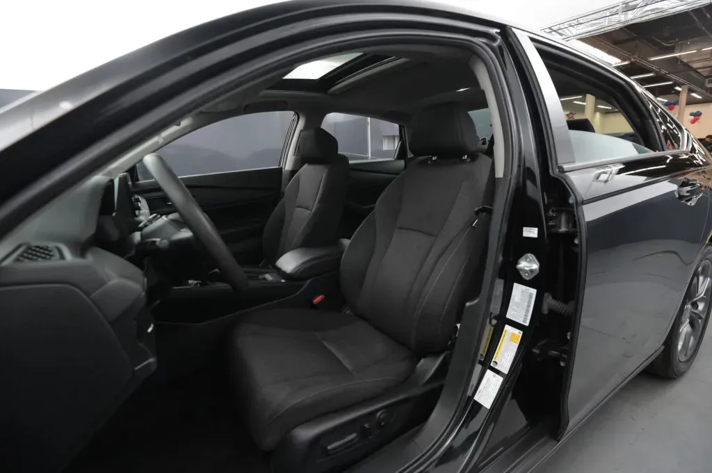 Honda Accord photo 35