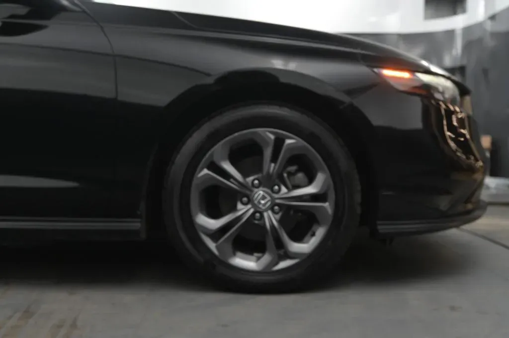Honda Accord photo 16